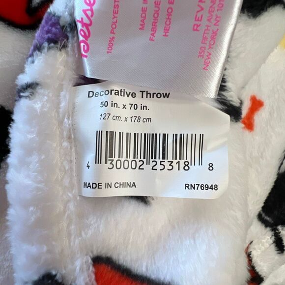 NWT BETSEYVILLE BETSEY JOHNSON Halloween Plush Throw Blanket w/Hanger 50x70 New - Picture 6 of 6
